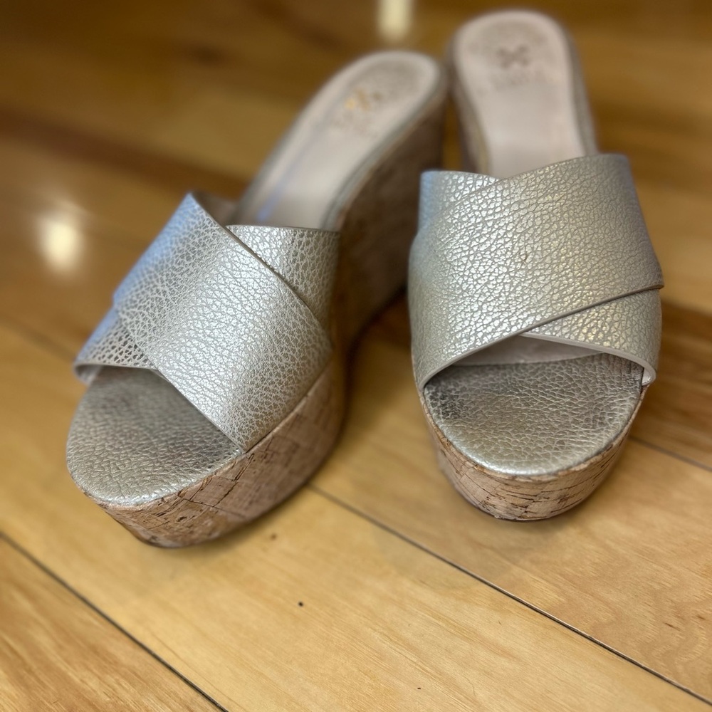 Vince Camuto Kessina Women's Leather Cork Wedge Sandals - Picture 12 of 14